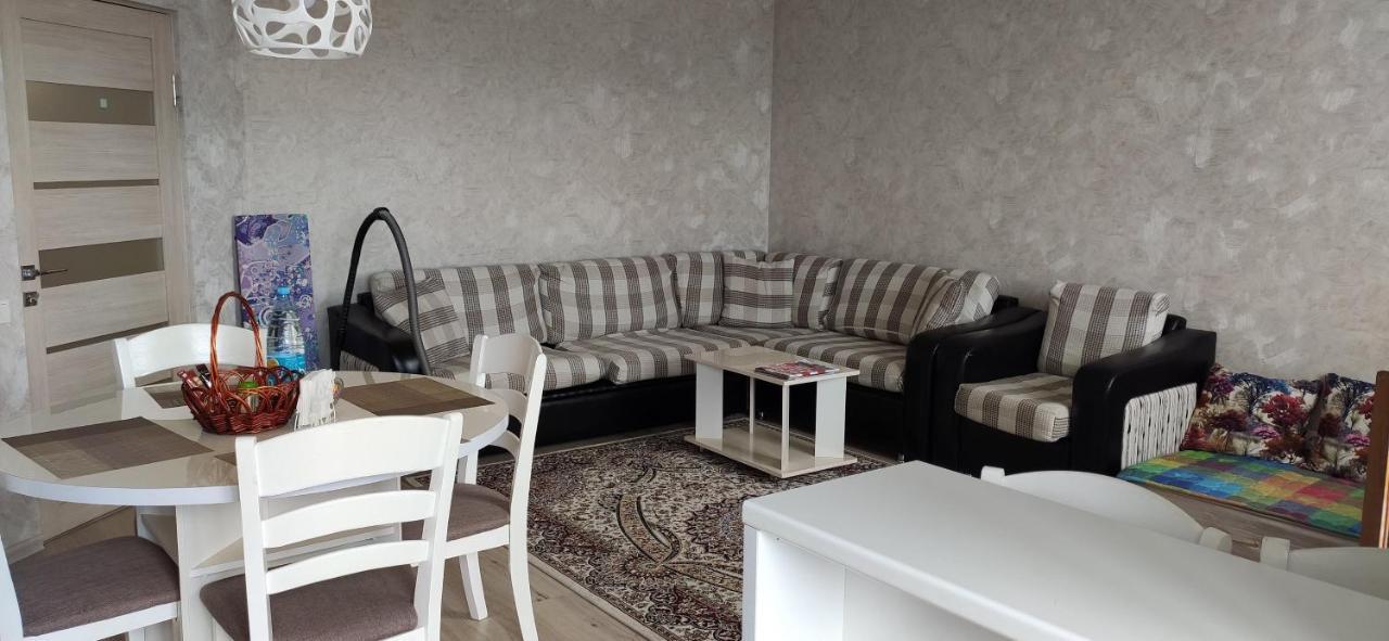 Apartment In The Karakol Heart Екстериор снимка