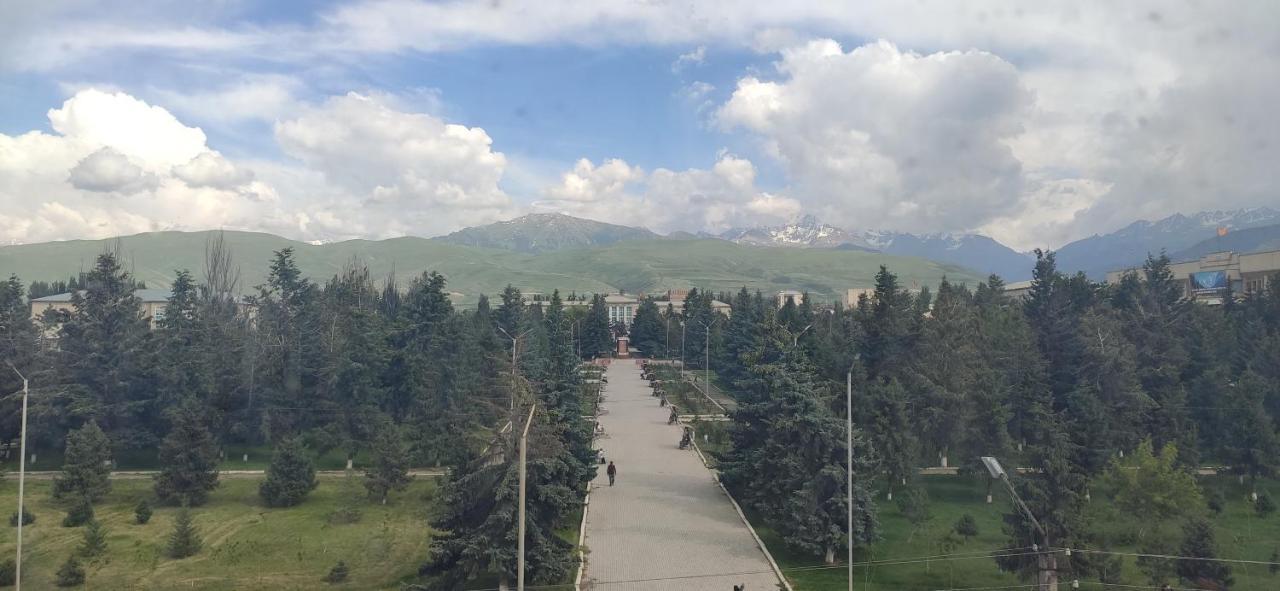 Apartment In The Karakol Heart Екстериор снимка