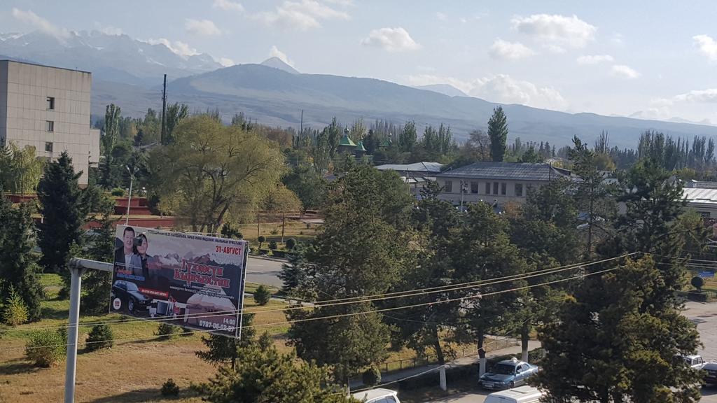 Apartment In The Karakol Heart Екстериор снимка