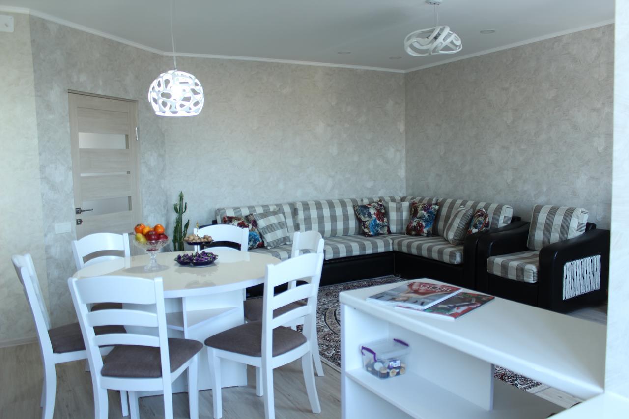 Apartment In The Karakol Heart Екстериор снимка